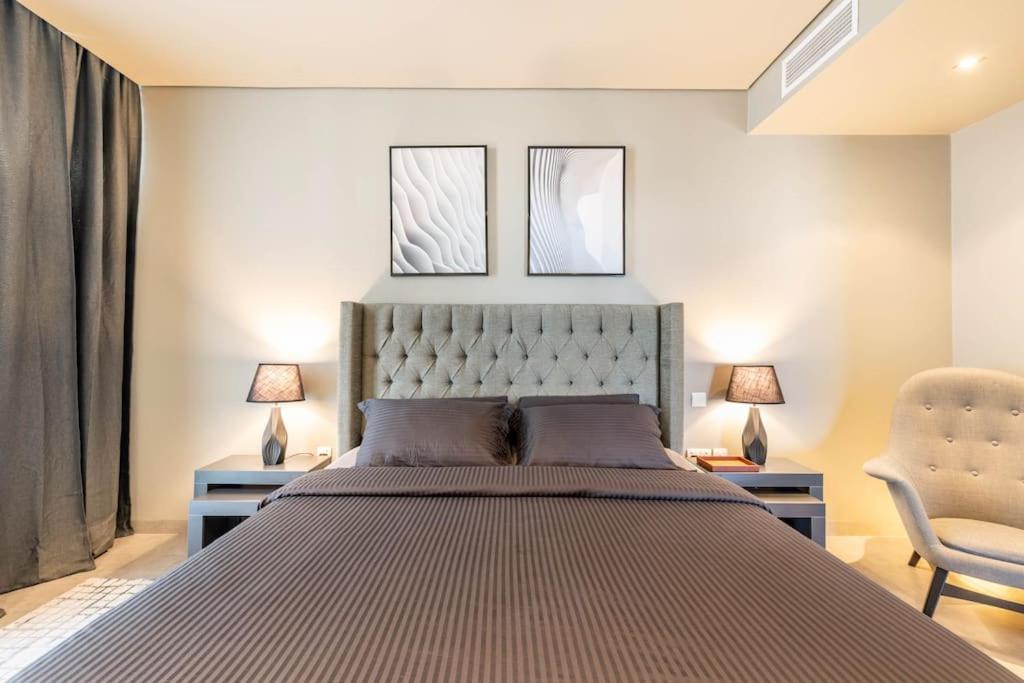 Апартаменти Luxury Retreat, & Sea Views, Metro Nearby *