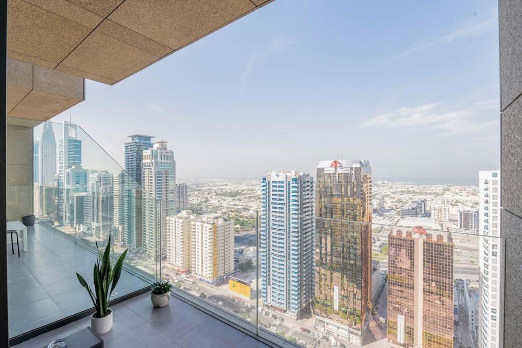 Апартаменти Luxury Retreat, & Sea Views, Metro Nearby *